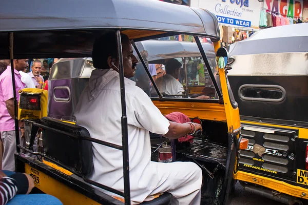 Mumbai Maharashtra India Junio 2019 Conductor Indio Que Conduce Auto — Foto de Stock