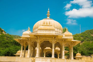 Jaipur, RAJASTHAN, INDIA - 6 Ekim 2019: Gaitor Ki Chhatriyan Binası, Miras Mimarisi ve Jaipur 'daki Turizm Yerleri - Görüntü