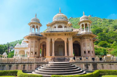 Jaipur, RAJASTHAN, INDIA - 6 Ekim 2019: Gaitor Ki Chhatriyan Binası, Miras Mimarisi ve Jaipur 'daki Turizm Yerleri - Görüntü