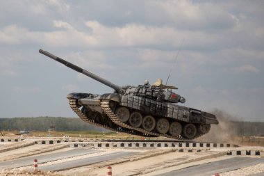 Moskova (Alabino), Rusya, 8 Ağustos 2014, dünya tank Biatlon Şampiyonası