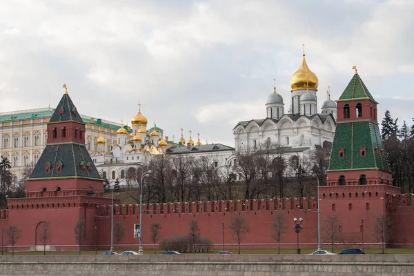 Moskva Rusko Března 2007 Pohled Kreml Kreml Nábřeží Řeky Moskvy — Stock fotografie