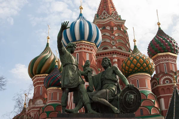 Moskva Ryssland Mars 2007 Röda Torget Basil Cathedral Monument Till — Stockfoto