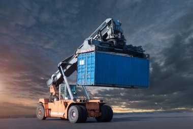 Konteyner kutu taşıma forklift
