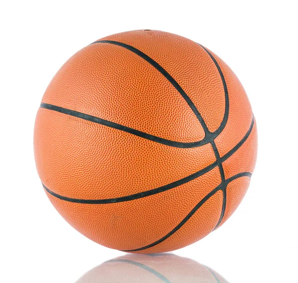 Bola para o jogo no isolado de basquete — Fotografia de Stock