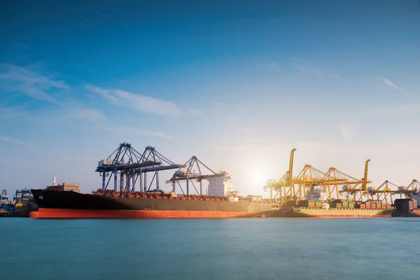 Containers cargo loading box by crane — Stock Photo, Image