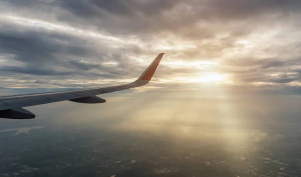 Aircraft Wing Transportation Plane Flying Clouds Sunlight — Stock Photo, Image