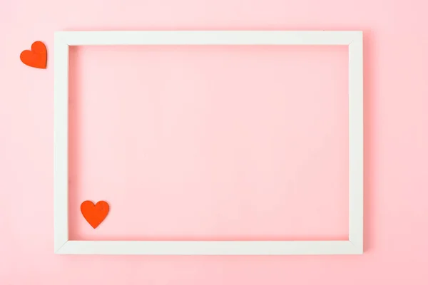 Valentijnsdag Concept Bovenaanzicht Platte Lay Fotolijst Roze Achtergrond Met Kopieerruimte — Stockfoto
