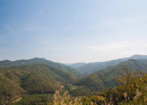 Vista Montanha Estrada Com Céu Azul — Fotografia de Stock