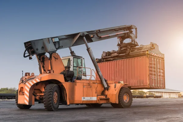 Carga Caja Contenedores Manejo Carretillas Elevadoras Los Muelles Con Camión — Foto de Stock