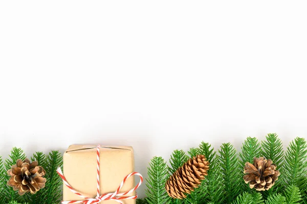 Boldog új évet vagy karácsony napján felső nézet dekoratív fenyő és — Stock Fotó
