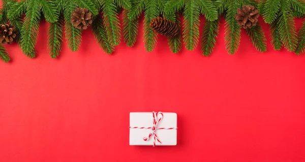 Gelukkig Nieuwjaar Kerstdag Bovenaanzicht Platte Lay Sparren Takken Geschenkdoos Decoratie — Stockfoto