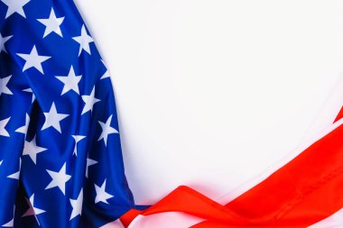 Martin Luther King Günü, düz üst görünüm, beyaz arka planda Amerikan bayrağı ve metin için kopya alanı