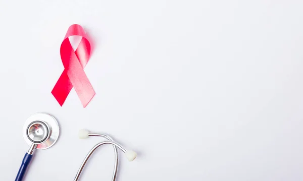 Concetto mese cancro al seno, piatta lay vista dall'alto, nastro rosa e — Foto Stock