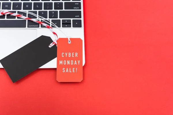 Bilgisayar Üzerinde Kırmızı Etiket Boş Siyah Etiketli Çevrimiçi Alışveriş Siber — Stok fotoğraf