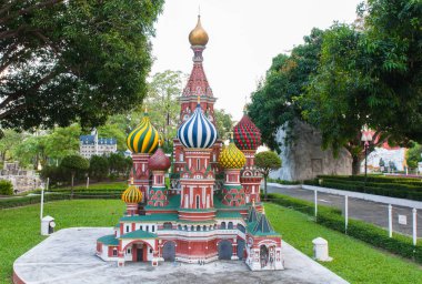 Mini siam, Tayland 'da üretilmiştir..