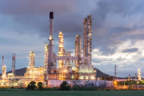 Fábrica Refinaria Petróleo Escuro Petróleo Planta Petroquímica — Fotografia de Stock