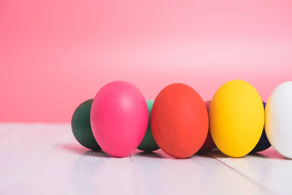 Pasen Eieren Schoon Houten Roze Achtergrond Pasen Dag Concept — Stockfoto
