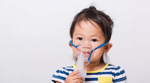 Nahaufnahme Asiatisches Gesicht Kleines Mädchen Krank Sie Mit Dampf Inhalator — Stockfoto