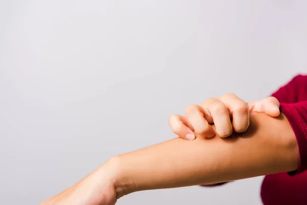 Asian Beautiful Woman Itching Her Scratching Her Itchy Arm White — Stock Photo, Image