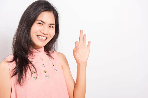 Πορτρέτο Ασίας Όμορφη Νεαρή Γυναίκα Στέκεται Έκανε Δάχτυλο Σύμβολο Σημάδι — Φωτογραφία Αρχείου