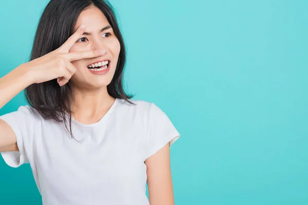 Retrato Asiático Hermosa Feliz Joven Sonrisa Dientes Blancos Usan Camiseta — Foto de Stock