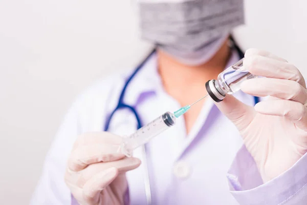 Primeros Planos Mujer Doctora Enfermera Científica Uniforme Que Usa Mascarilla — Foto de Stock