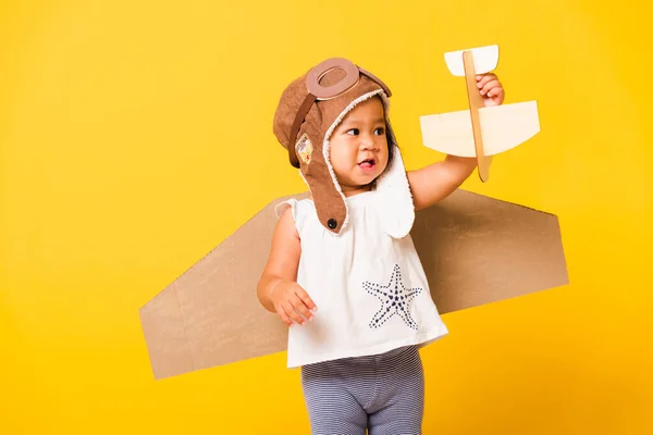 Glückliche Asiatische Schöne Lustige Kleine Mädchen Lächeln Tragen Pilotenhut Spielen — Stockfoto