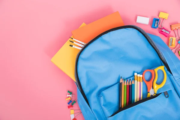 Μπλε Τσάντα Σακίδιο Πλάτης Για Την Εκπαίδευση Των Παιδιών Ροζ — Φωτογραφία Αρχείου