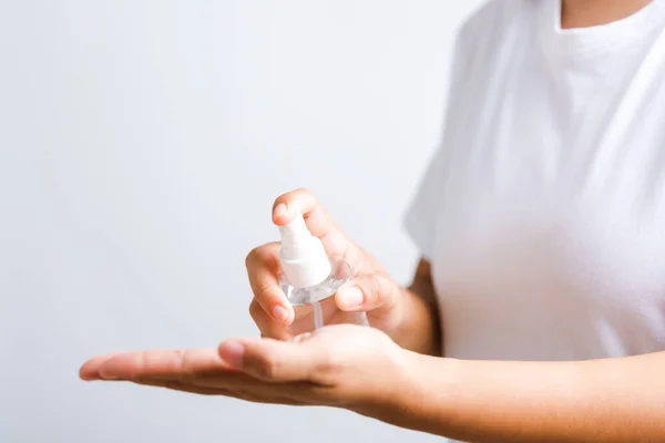 Närbild Hand Asiatisk Ung Kvinna Tillämpa Spraypump Dispenser Desinfektionsmedel Alkohol — Stockfoto