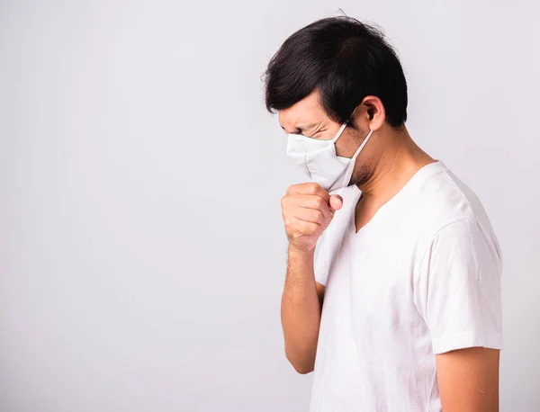 Asiático Guapo Hombre Usando Quirúrgica Higiénico Protector Cara Máscara Contra —  Fotos de Stock