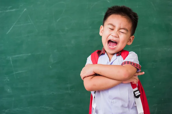 Wracamy Szkoły Szczęśliwy Azjatycki Zabawny Mały Chłopiec Przedszkola Mundurze Ucznia — Zdjęcie stockowe