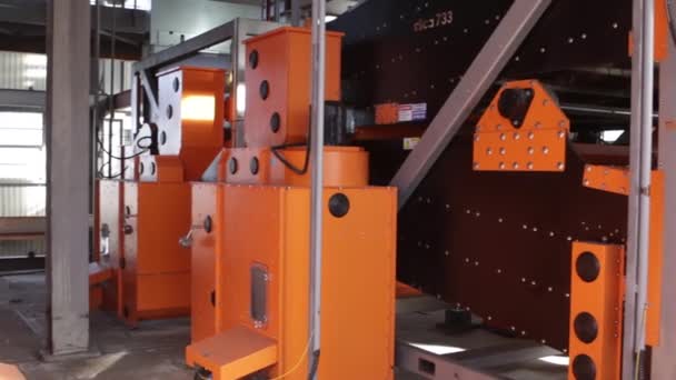 Metallurge Arbeitskraft Einem Stahlwerk Heißes Geschmolzenes Metall Gießen Hochofen Stahlproduktion — Stockvideo