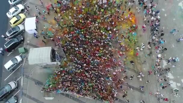 Aerea Holi Festival Colori Rallentatore Persone Che Lanciano Polvere Colorata — Video Stock