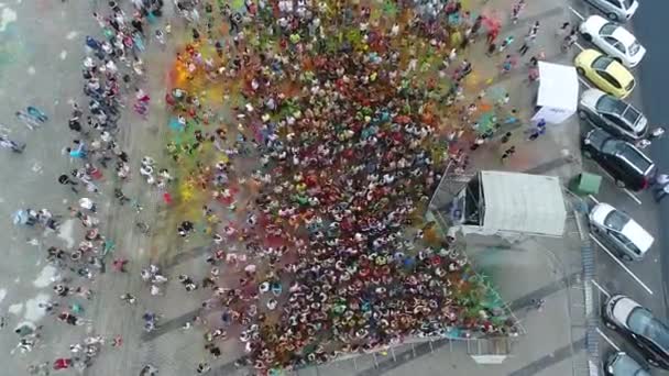 Aerea Holi Festival Colori Rallentatore Persone Che Lanciano Polvere Colorata — Video Stock