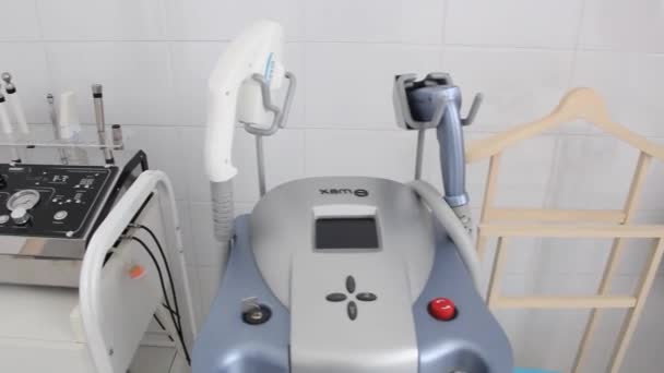 Gynekologisk Stol Läkarmottagningen Utrustning Gynekolog Verktyg Instrument — Stockvideo