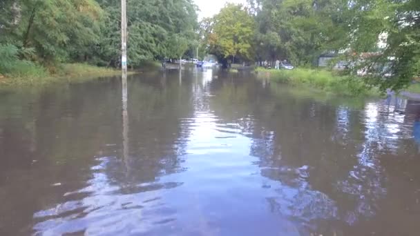 Passenger Car Stuck Flooded Road Streets Due Overflowing Des Plaines — 비디오
