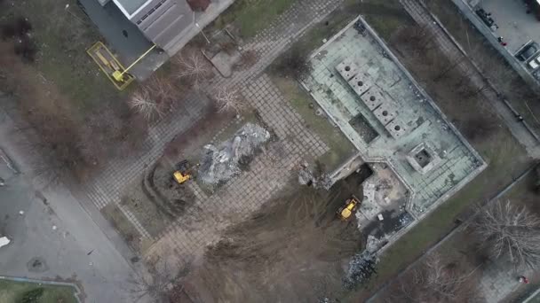 démantèlement du monument Dniepr Ukraine près du météore vue aérienne panoramique tpo ciel volant à partir d'images de drone copter 