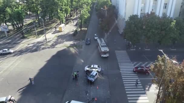 Minibus Com Pessoas Enroladas Estrada Dnieper Vista Panorâmica Superior Voando — Vídeo de Stock