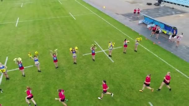 Dişi Rugby Oyuncuları Stadyum Meteorları Eğitiyorlar Dnipro Panoramik Gökyüzü Drone — Stok video