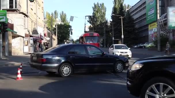 Flygfoto Över Trafikolyckan Dnipro Trafiksäkerhet Flödande Bilarna Stadens Centrum Osäker — Stockvideo