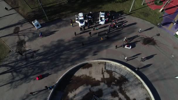 Dnipro Ουκρανία Περιπολικό Αυτοκίνητο Της Αστυνομίας Είναι Σταθμευμένο Πίσω Από — Αρχείο Βίντεο