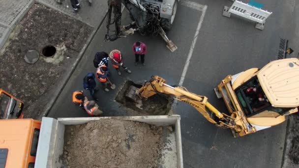 Oekraïne Dnipro Mannen Werken Hard Aan Wegenbouw 2019 Dnepr — Stockvideo