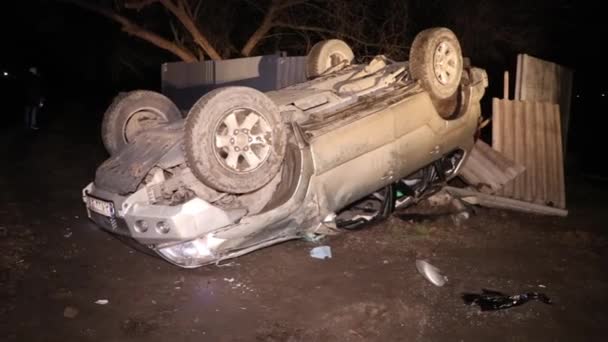 Coche Roto Después Accidente Humo Saliendo Debajo Del Capó — Vídeo de stock