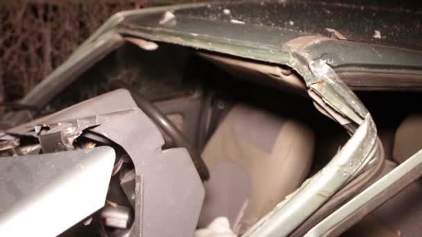 Kazadan Sonra Bozuk Bir Araba Kaputun Altından Duman Çıkıyor — Stok video