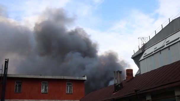 Duży Pożar Czarnym Dymem Anteny Panoramiczny Widok Niebo Mucha — Wideo stockowe