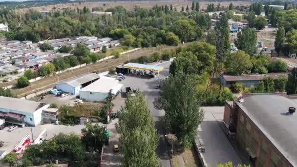 Tankstelle Dnipro Ukraine Brsm Tankstelle Schießen Von Oben Sommer Luftaufnahme — Stockvideo