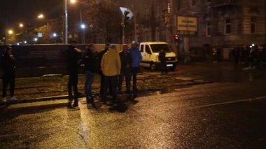 Eski bir fabrika harabesinin ve kırık camların havadan görünüşü. Binanın yıkımı Dnipro Ukrayna