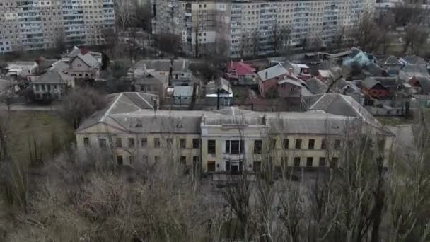 Cámara Vuela Sobre Ciudad Abandonada Dnipro Ucrania Otoño Imágenes Aéreas — Vídeo de stock