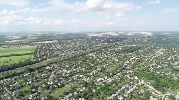 Dnipro. Ukraine. Les gens debout vue de bâtiment d'en haut. L'immeuble de bureaux. Construire un chalet .