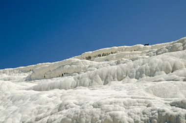 Kar beyaz dağlar Pamukkale, Türkiye'nin